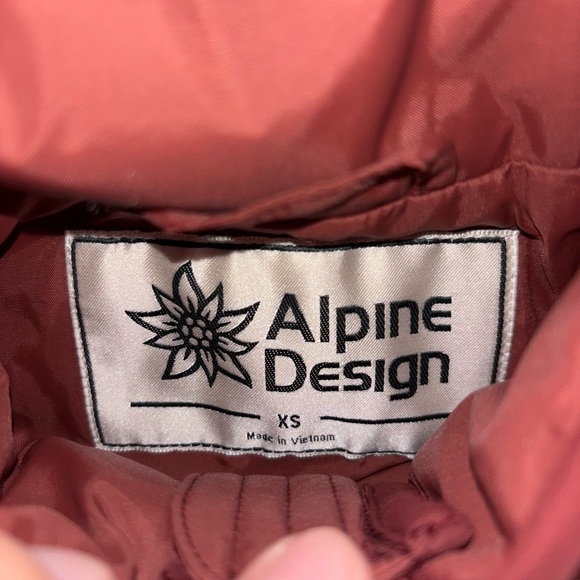 Women’s Quilted Burgundy Jacket - Picture 5 of 8